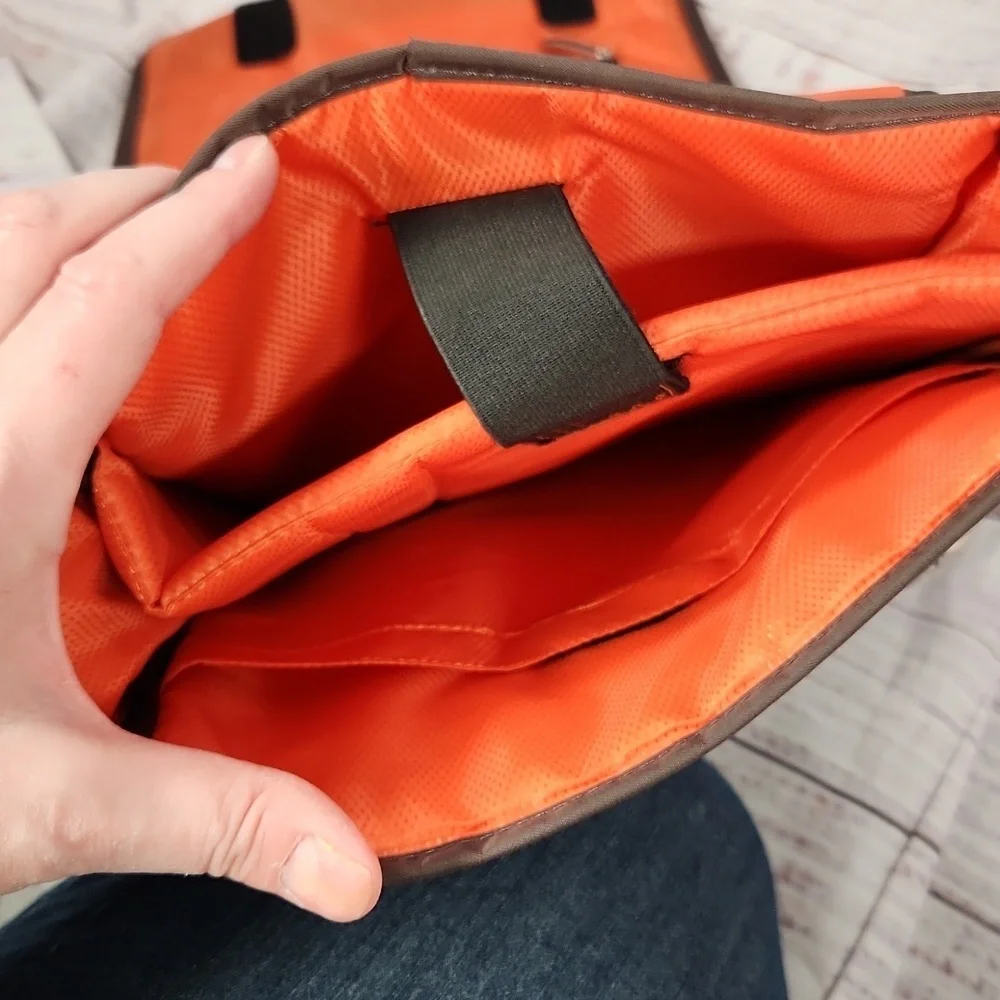 CaseCrown Microsoft surface vertical messenger bag